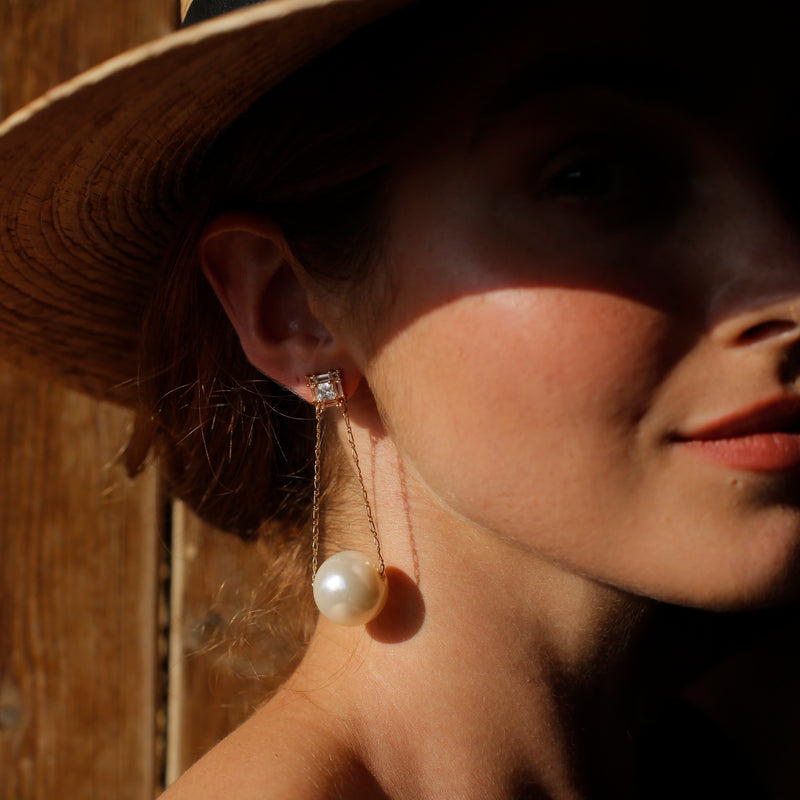 Jules Pearl Earrings