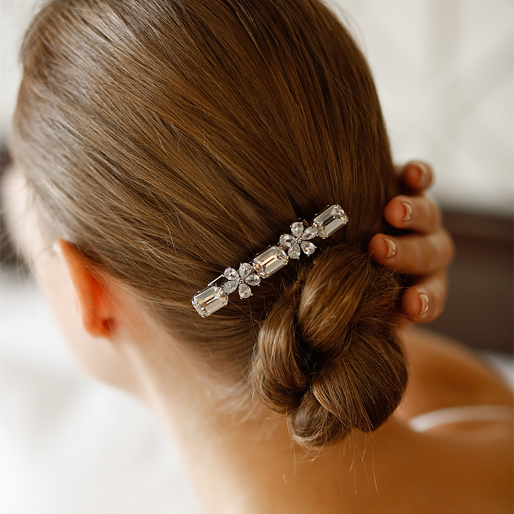 Lustrous Brooch | L