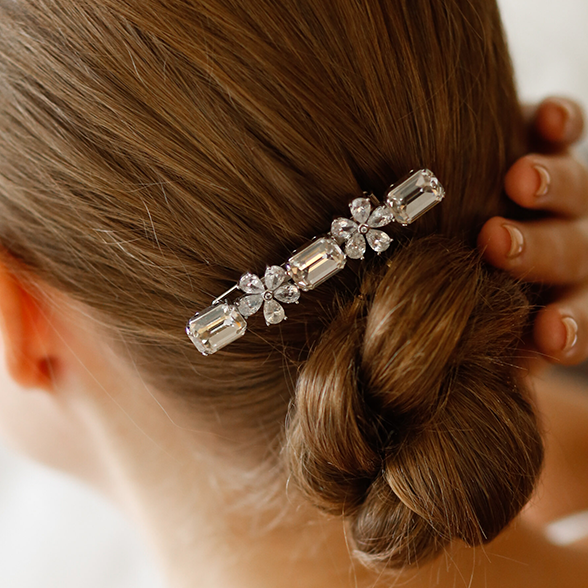 Lustrous Brooch | L
